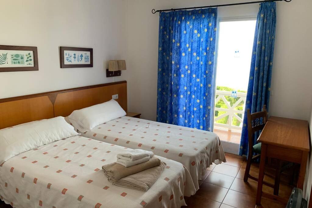 Apartamento En Playa Santo Tomas 1-5 Es Migjorn Gran Ngoại thất bức ảnh